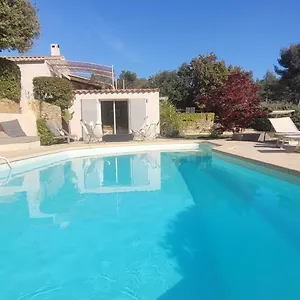  Hébergement de vacances Le Repaire De La Cadière à 5mn Des Plages !